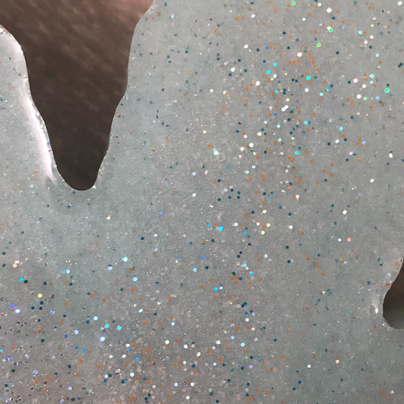 One-of-a-Kind Handmade Leaf Ashtray With Glitter - Picture 7 of 7